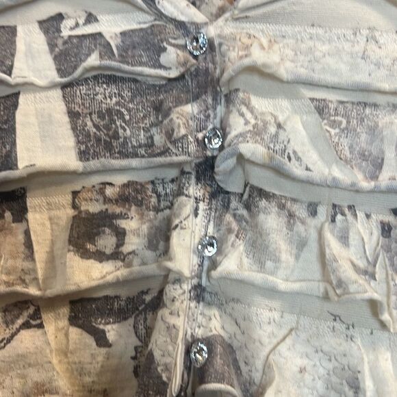 Cubism women’s large ruffled shirt with diamond button quarter length - Picture 4 of 6